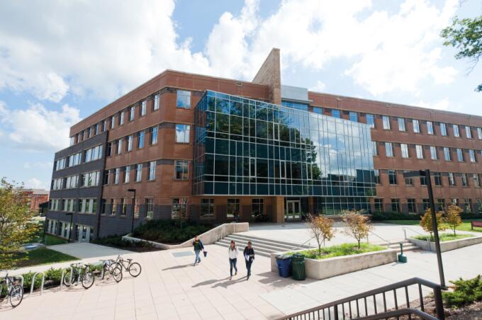 George Mason University (GMU) 乔治梅森大学